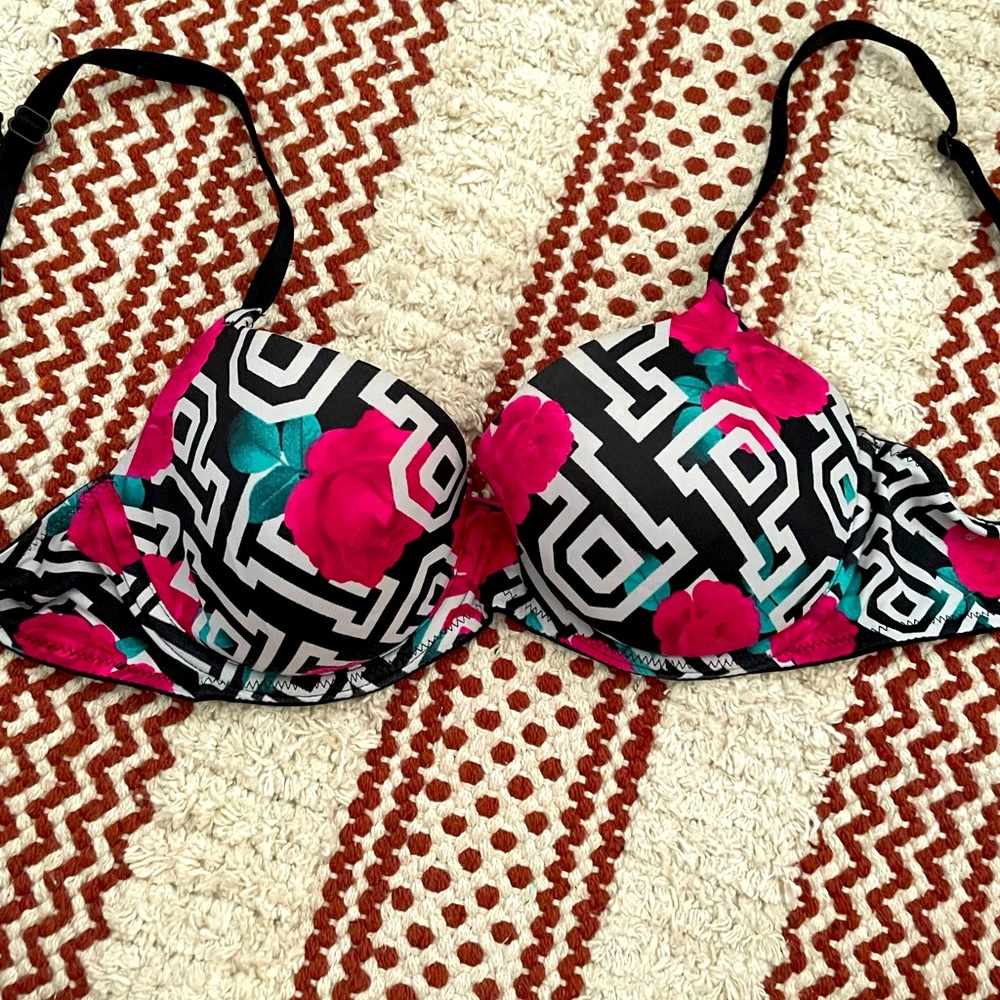 Victoria’s Secret Lighty Lined Bra